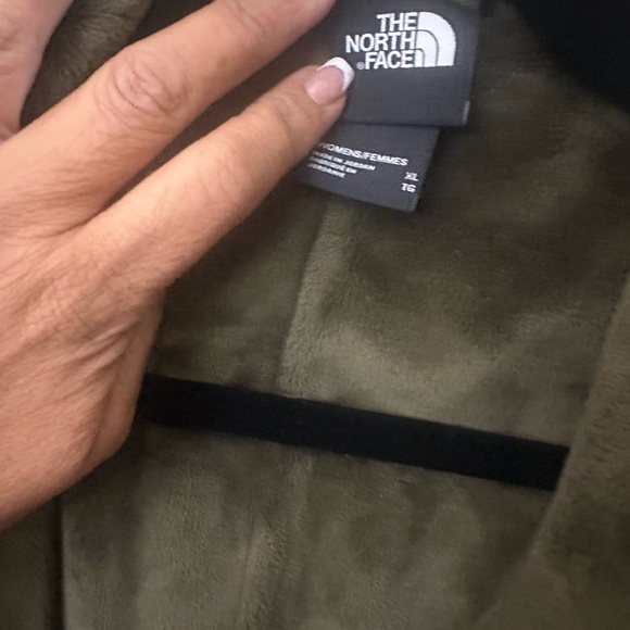 The North Face Women's Jacket - Picture 6 of 11